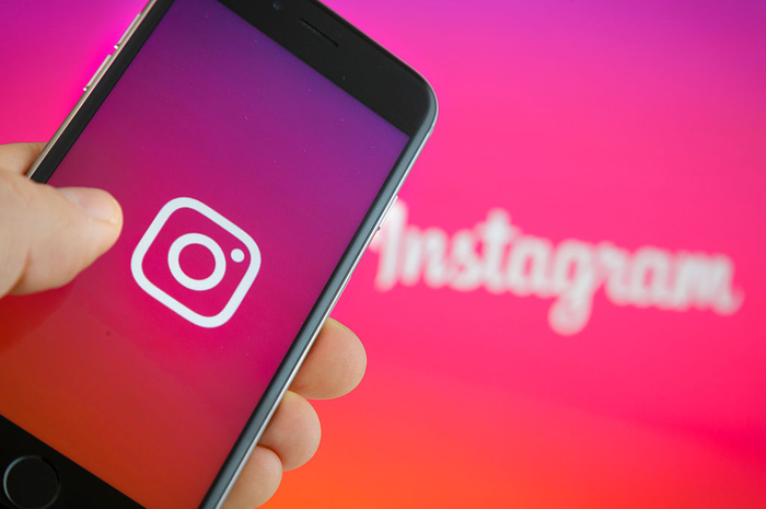Ilustrasi Membuat Instagram Story Menarik