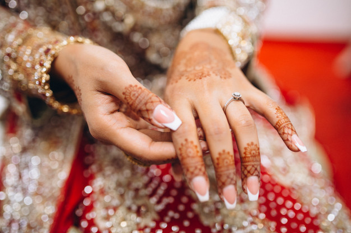 Ilustrasi Henna