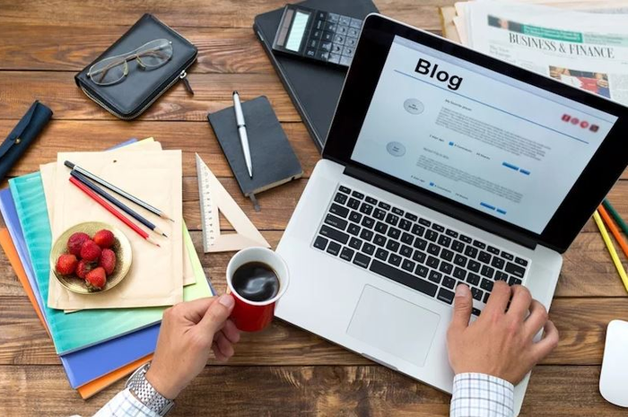 Menulis di blog pribadi juga bisa jadi sumber penghasilan.