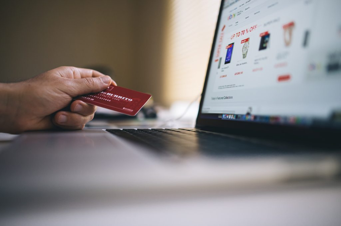 Saatnya Bagi-Bagi THR denga Voucher