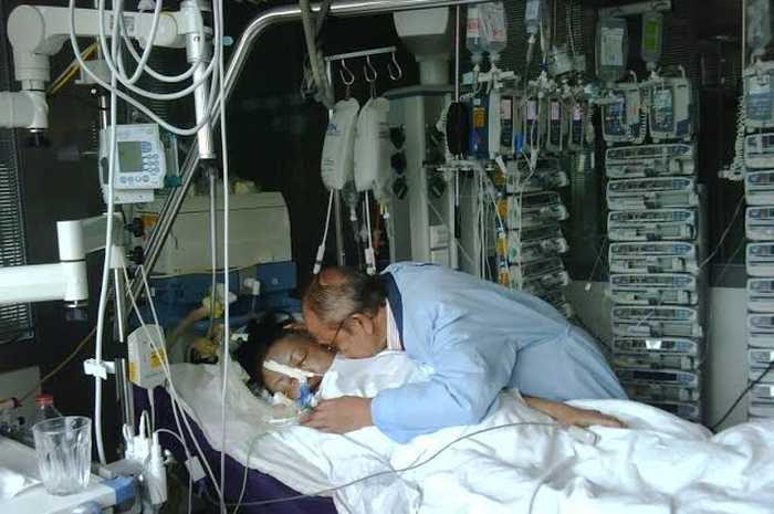 Ainun Habibie saat dirawat di Munich, Jerman