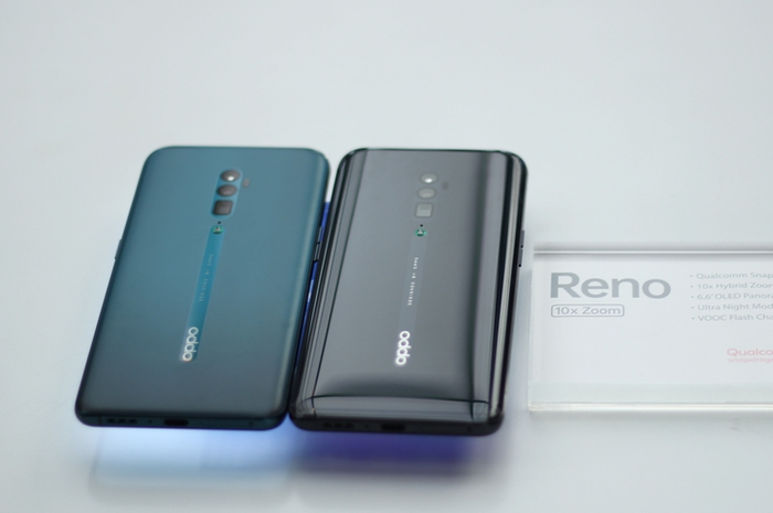 Dua pilihan warna OPPO Reno 10x Zoom