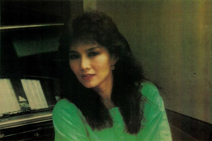Eva Arnaz dulu dikenal sebagai bintang film panas di era 1970 sampai 1990an.