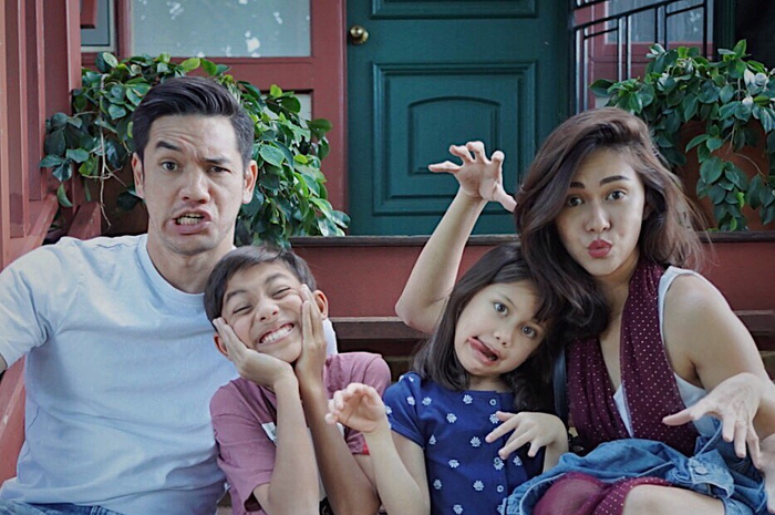 Nana Mirdad dan keluarga