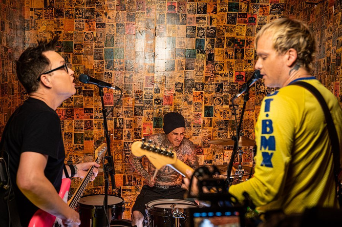 Behind the scene video blink-182 