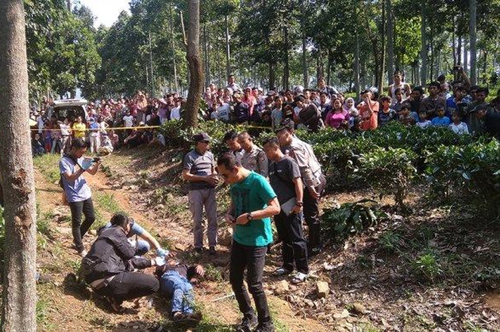 Seorang pembunuh tertangkap di Cianjur  2019 lalu, dia mengaku sebagai seorang pria yang kebal senjata tajam.