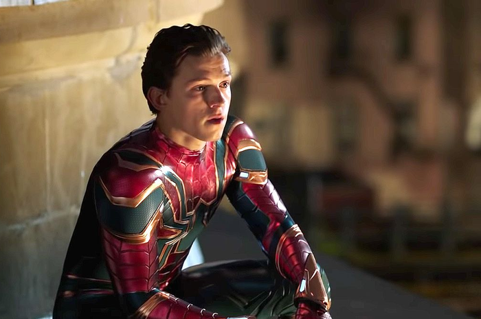 Tom Holland sebagai Spider-Man