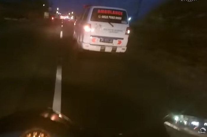 Pengawalan ambulans tidak harus menggunakan strobo dan sirine