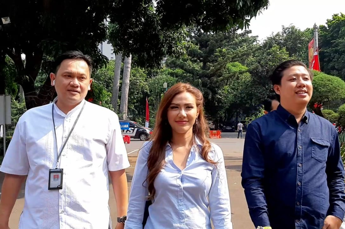 Rey Utami, Pablo Putra Benua, dan pengacara Farhat Abbas 
