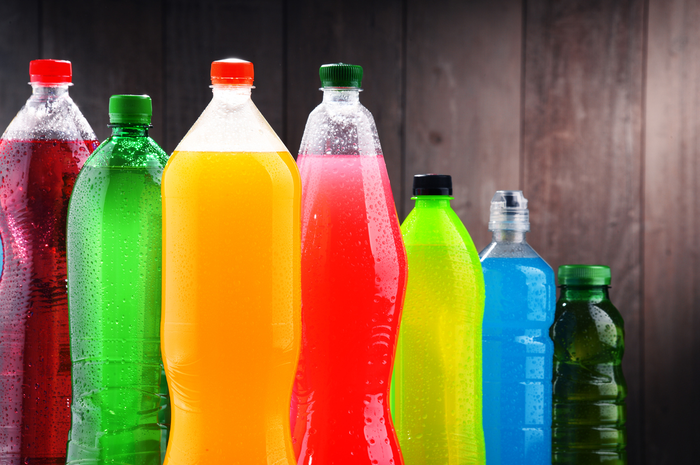 Singapura resmi melarang iklan minuman manis karena picu tingginya penderita diabetes. Mengapa Indonesia tidak mengikuti?
