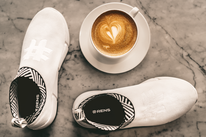 Sneaker Rens yang terbuat dari ampas kopi