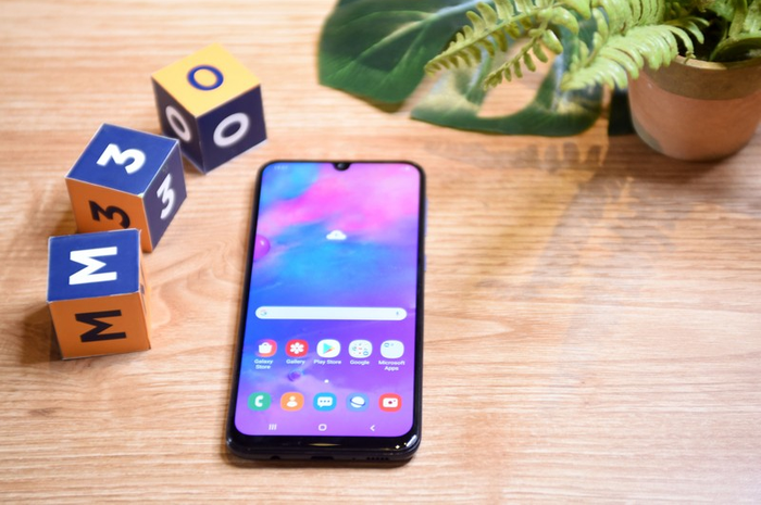 Layar lega Samsung Galaxy M30