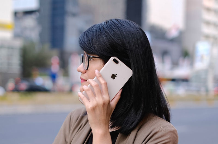Ilustrasi penggunaan iPhone 8 Plus