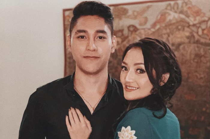 Krisjiana Baharudin, Siti Badriah