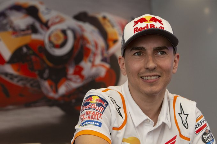 Jorge Lorenzo kembali balapan di MotoGP Inggris 2019 di sirkuit Silverstone. Setelah absen dua bulan lamanya