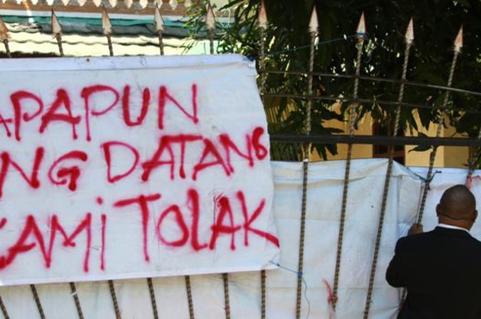 Sejak penangkapan 17 Agustus lalu, penghuni asrama Kamasan menutup diri. LBH Surabaya menyebut para mahasiswa Papua menghindari ancaman keselamatan diri mereka.