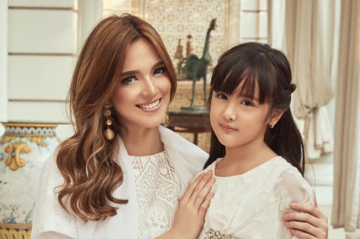 Nia Ramadhani, Mikhayla Zalindra Bakrie