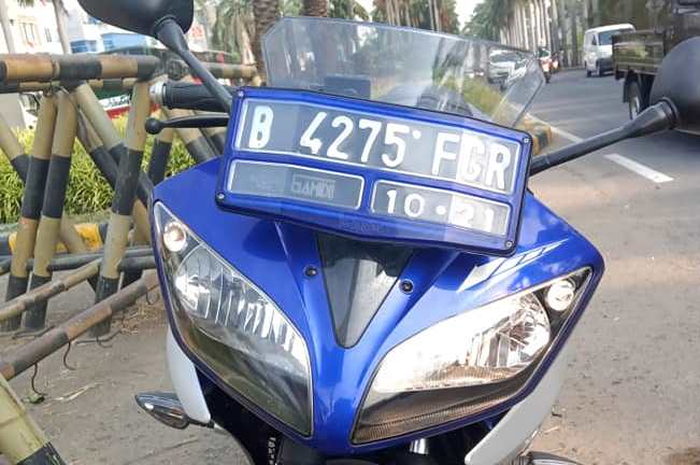 Lampu Yamaha R15 lama hanya nyala sebelah 