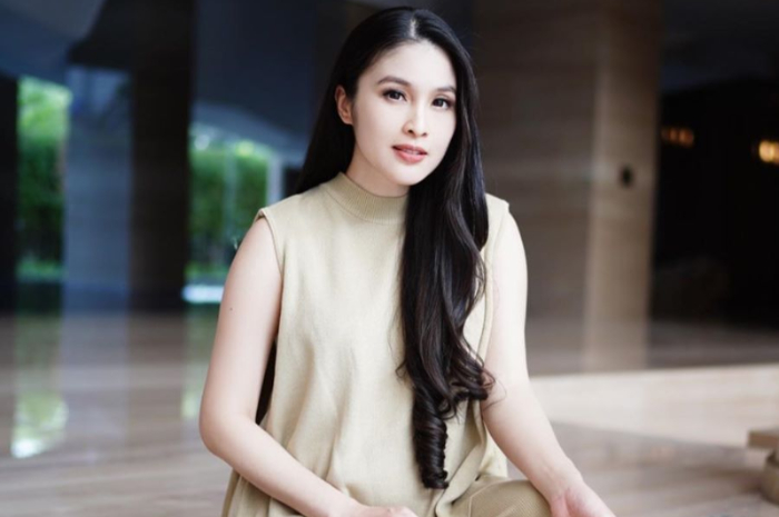 Biodata Artis Sandra Dewi