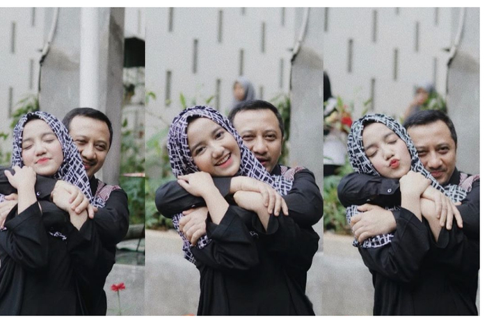 Inspirasi tampil kece dan santun pakai outer hitam ala anak Yusuf Mansur, Wirda Mansur