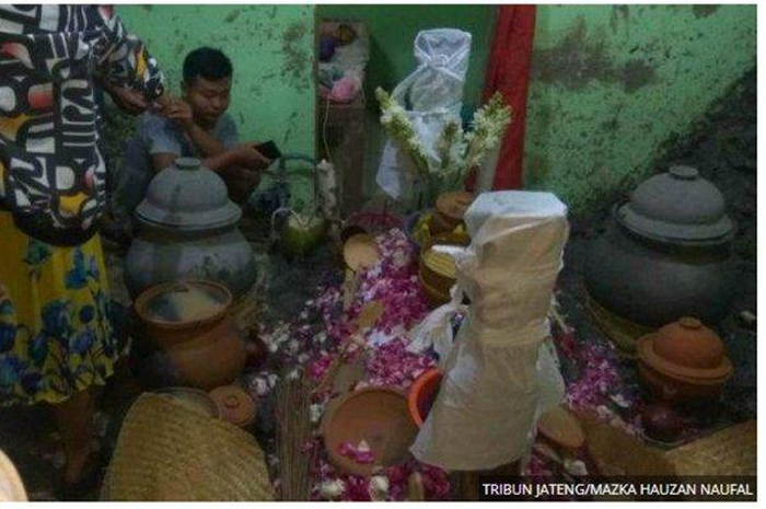 Ritual topo pendem Mbah Pani 