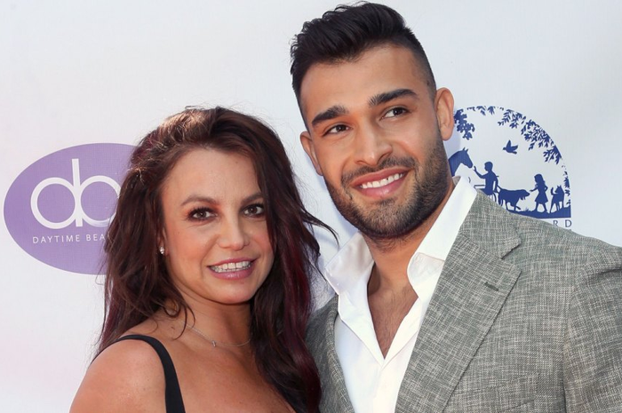 Britney Spears dan Sam Asghari dalam acara Daytime Beauty Awards 
