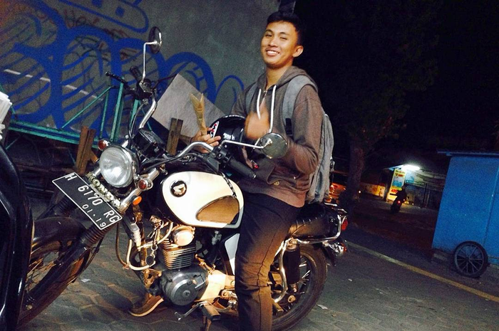 Ketua BEM UGM, Atiatul Muqtadir hobi motor custom 