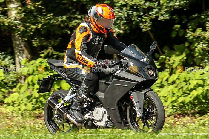 New KTM RC390 2021