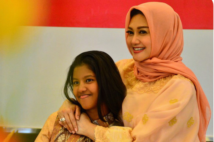 Yuk, kepoin fashion Diandra Minunet, anak sambung Bella Saphira!