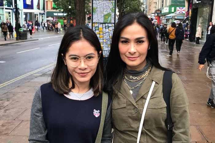 Iis Dahlia dan putrinya, Juwita Salshadilla