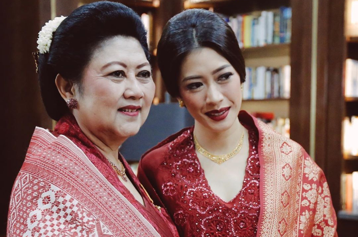 Ani Yudhoyono dan Aliya Rajasa.