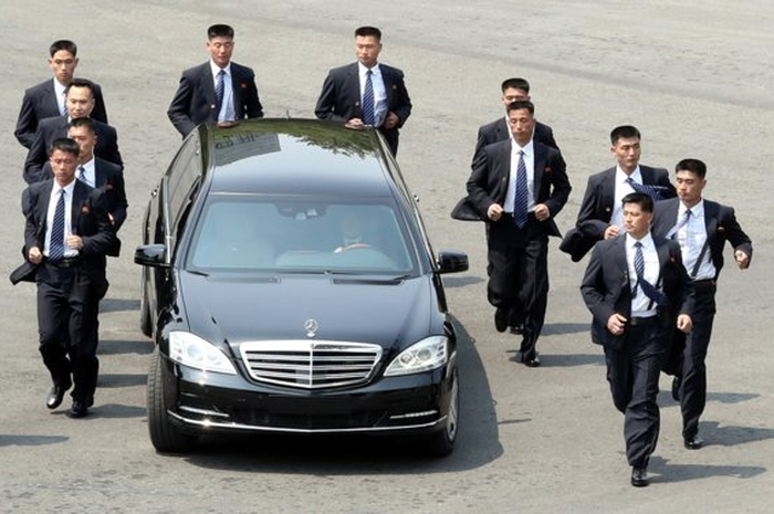 Komando Garda, pasukan yang bertugas menjamin keselamatan sang pemimpin, adalah satuan elite yang berada di lingkar terdekat kepemimpinan Korea Utara.