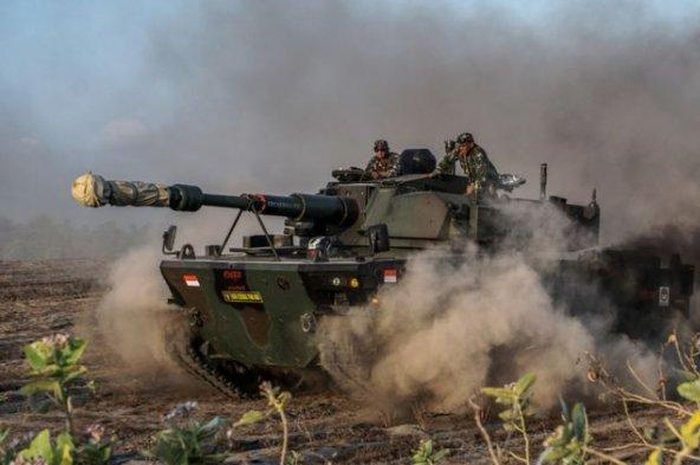 Pembelian Alutsista TNI dari Luar Negeri Melorot Tajam, Ini Pemicunya hingga Pengamat Sebut Positif . Tank Harimau hasil pengembangan bersama antara PT. Pindad dan FNSS Turki melakukan uji daya gerak di Pantai Bocor, Desa Setrojenar, Buluspesantren, Kebumen, Jateng, Sabtu (11/8). 