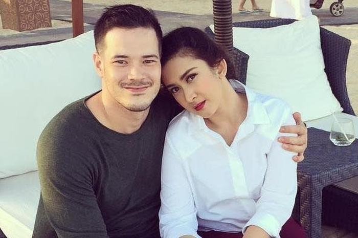 Nafa Urbach dan Zack Lee