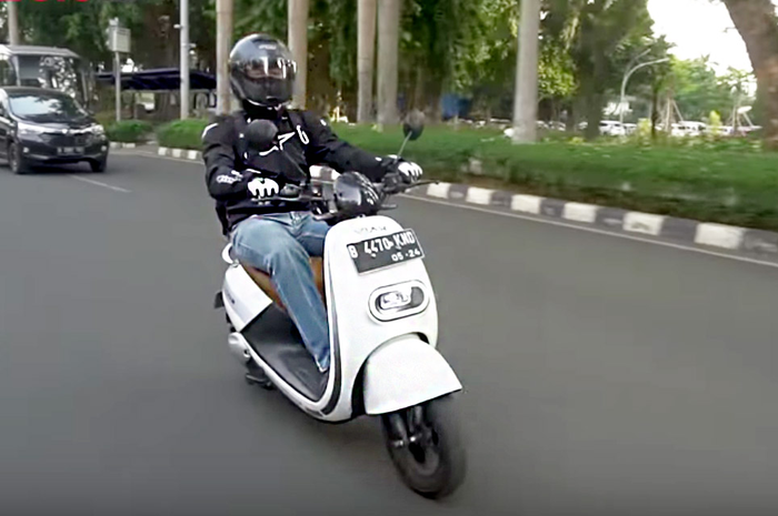 Bodi kompak tampang imut, ini dia harga motor listrik Viar New Q1.