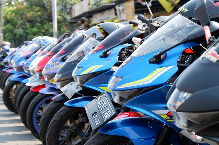 Ilustrasi Suzuki GSX-R150. Cuma modal Rp 40 ribuan,  tuas kopling Suzuki GSX-150 Series bisa lebih ringan  