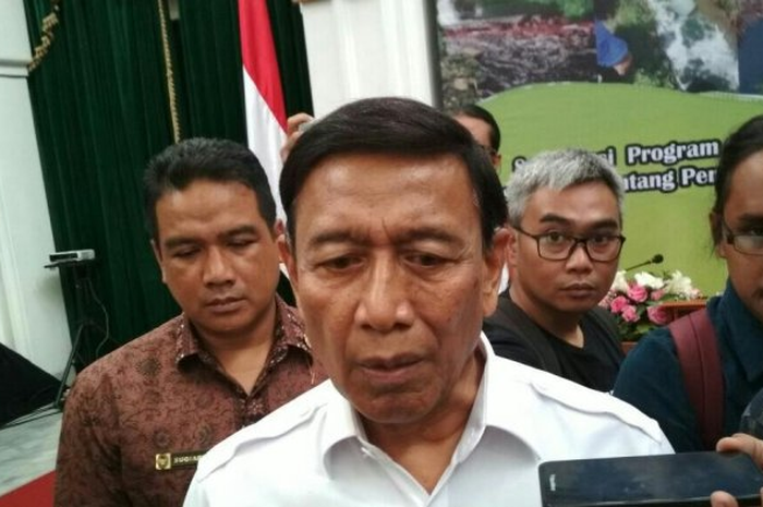 BREAKING NEWS: Menko Polhukam Wiranto Ditusuk di Banten, Pelaku Penusukan Diamankan Polisi