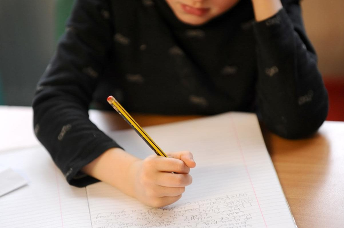 (Ilustrasi) Merasa soal matematika terlalu kasar, anak ini buat jawaban yang tuai pujian