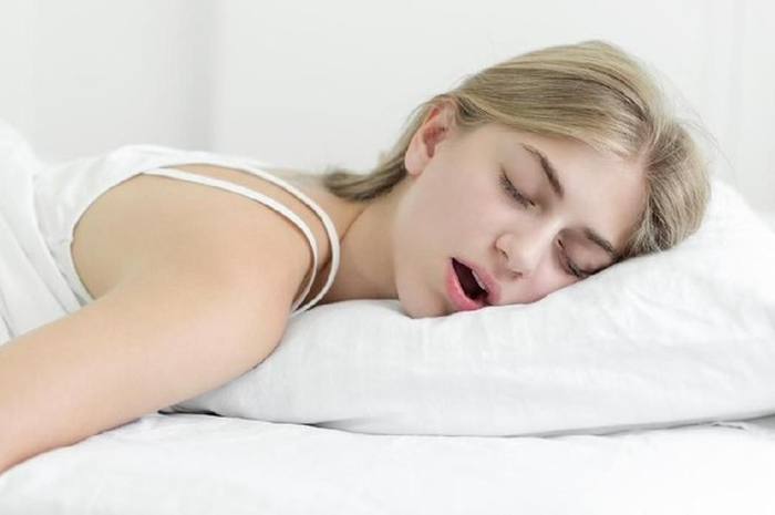 Ilustrasi Ngiler Saat Tidur 