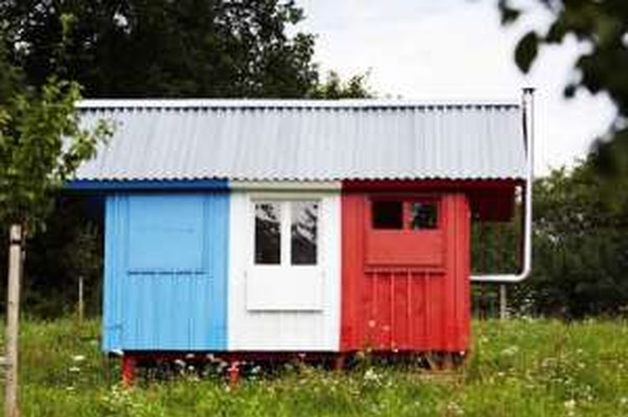 Rumah prefabrikasi karya Joshua Woodman, berbiaya  Rp158 juta dan dibangun 3 tukang saja. 