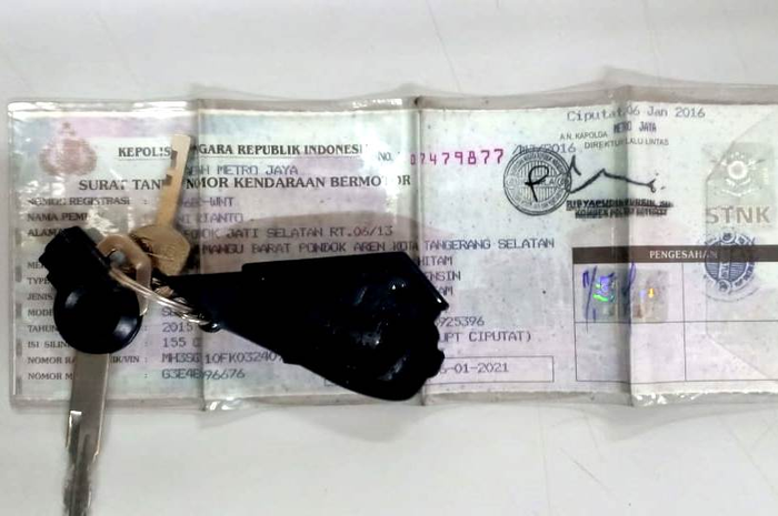 Foto ilustrasi STNK. Masa berlaku STNK mati 5 tahun dibiarkan 2 tahun, motor bisa jadi bodong.