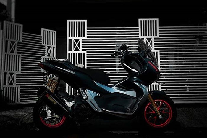 Honda ADV150 knalpot Akrapovic hasil digimods