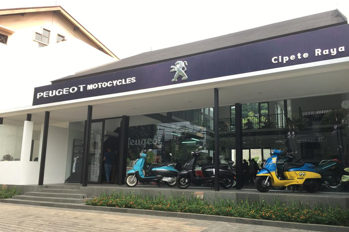 Flagship store terbaru dari Peugeot yang berlokasi di Cipete Raya, Jakarta Selatan