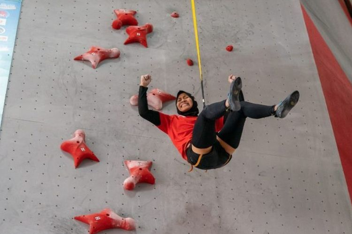 Tidak hanya memacu adrenalin, panjat tebing ternyata menyimpan banyak manfaat bagi kesehatan fisik dan mental. 