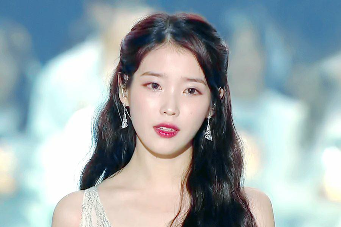 IU