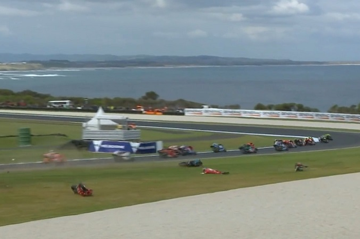 Danilo Petrucci dan Fabio Quartararo terlibat kecelakaan di awal balap MotoGP Australia.