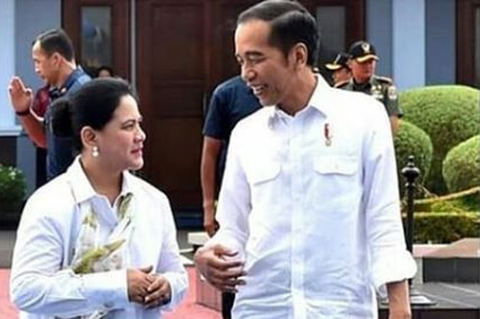 Jokowi dan Iriana berbagi kemesraan