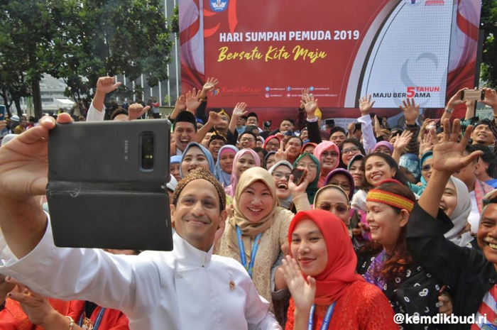 Illustrasi ini Tantangan Nadien Makarim Sukseskan Digitalisasi Sekolah Di Papua