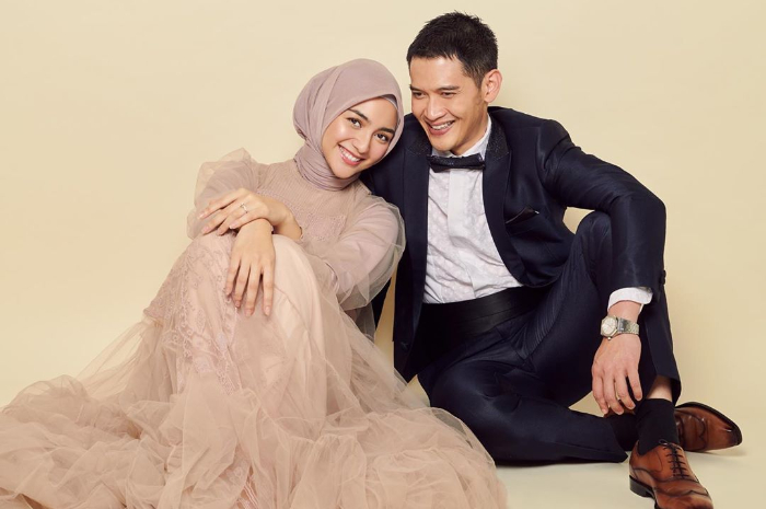 Melihat deretan penampilan anggun Citra Kirana dalam potret prewedding kenakan gaun pengantin muslim serba putih