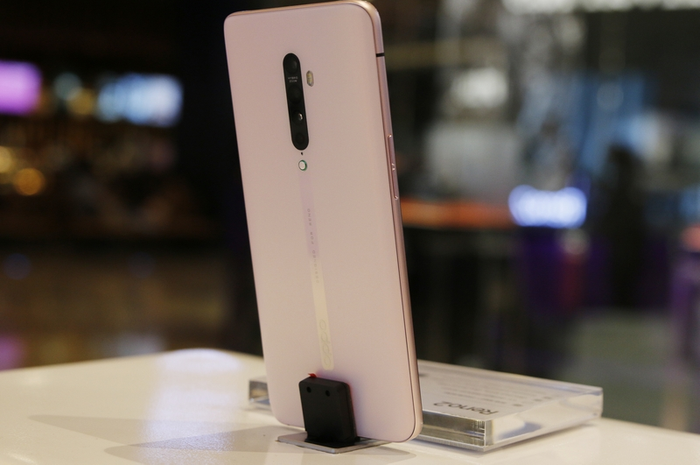 Oppo Reno2 warna pink